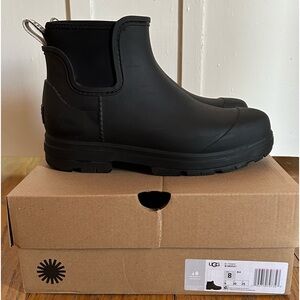 UGG women’s Droplet Boot Black 8